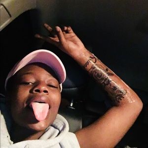 Meet your Posher, Joy